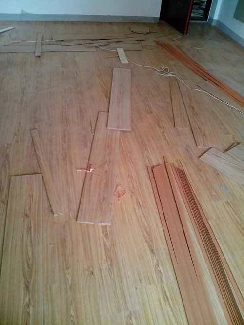 旧房翻新地砖铺新地板的流程步骤